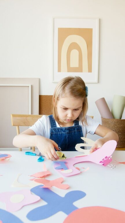 Formas creativas de mantener la mente activa y evitar el aburrimiento en casa